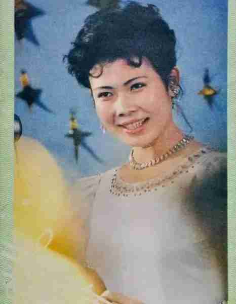 她被誉为中国第一主持人，连登3届春晚，成名后被排挤，64岁未婚-第13张图片-九妖电影