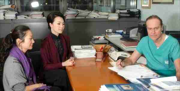 她被誉为军中花仙子，连续15年上春晚，男友患癌离世，52岁仍单身-第9张图片-九妖电影