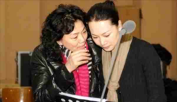 她被誉为军中花仙子，连续15年上春晚，男友患癌离世，52岁仍单身-第13张图片-九妖电影