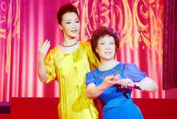她被誉为军中花仙子，连续15年上春晚，男友患癌离世，52岁仍单身-第32张图片-九妖电影
