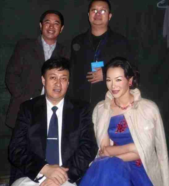 她被誉为军中花仙子，连续15年上春晚，男友患癌离世，52岁仍单身_4-第31张图片-九妖电影