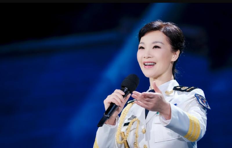 她被誉为军中花仙子，连续15年上春晚，男友患癌离世，52岁仍单身_5-第9张图片-九妖电影
