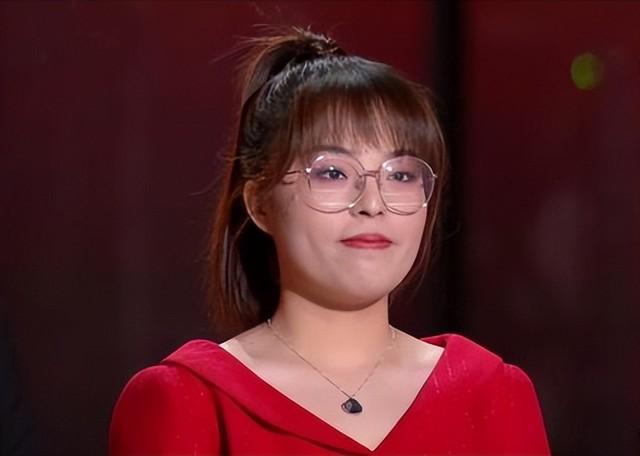 她被誉为好声音最惨冠军，夺冠一个月后无人问津，如今判若两人-第13张图片-九妖电影