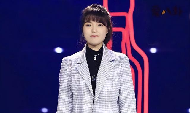 她被誉为好声音最惨冠军，夺冠一个月后无人问津，如今判若两人-第18张图片-九妖电影