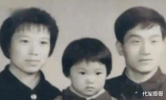 她连续14年上春晚，男友不幸患癌症离世，如今53岁婚姻成谜-第5张图片-九妖电影