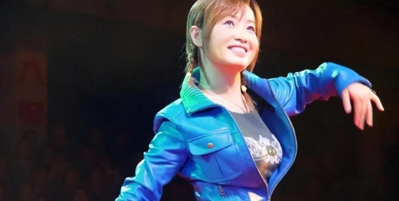 她连续4次登上春晚，却被恩师蒙骗同居堕胎，如今55岁仍单身-第4张图片-九妖电影