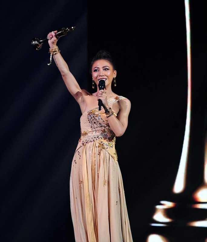 好声音中途淘汰的5位歌手，实力强大却遭淘汰，名气比导师还火-第17张图片-九妖电影
