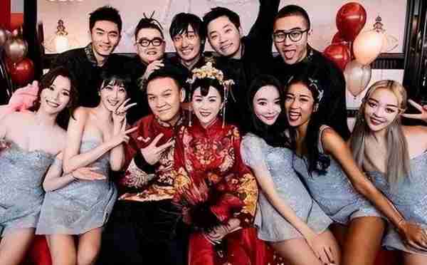 好声音没夺冠,却嫁给爱奇艺总裁,34岁成了人生赢家_1-第16张图片-九妖电影 好声音没夺冠,却嫁给爱奇艺总裁,34岁成了人生赢家_1-第16张图片-九妖电影