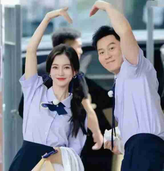娱乐圈的甜蜜故事来，奔跑吧爆大瓜，闫妮活过来了-第9张图片-九妖电影