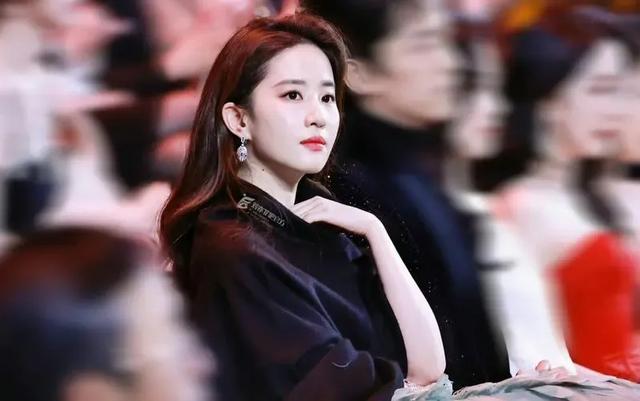 娱乐圈的权力游戏,十大无人敢惹的明星背景大起底,刘亦菲上榜-第8张图片-九妖电影 娱乐圈的权力游戏,十大无人敢惹的明星背景大起底,刘亦菲上榜-第8张图片-九妖电影