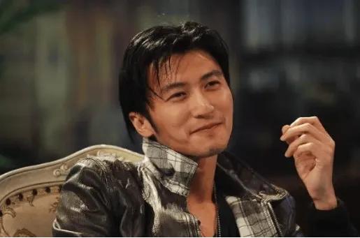娱乐圈的权力游戏,十大无人敢惹的明星背景大起底,刘亦菲上榜-第7张图片-九妖电影 娱乐圈的权力游戏,十大无人敢惹的明星背景大起底,刘亦菲上榜-第7张图片-九妖电影