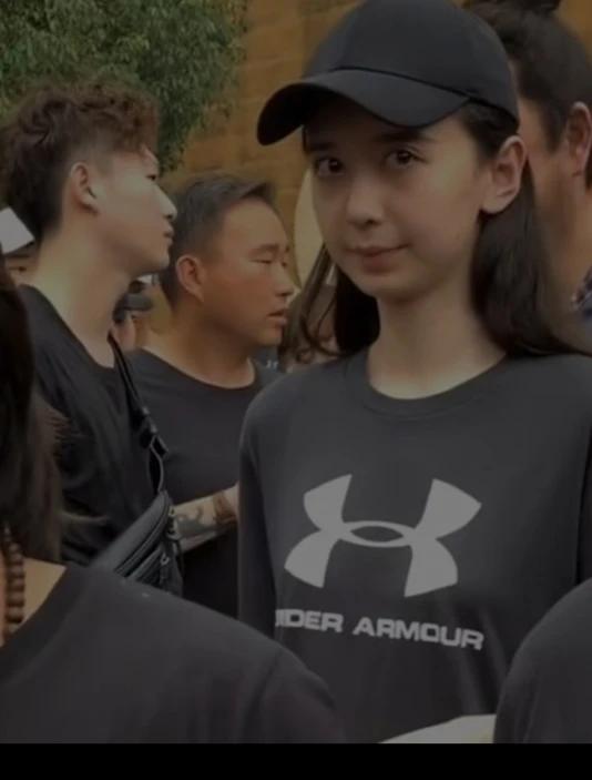 徐子钧高亚麟同框被扒,看高亚麟的眼神如同会拉丝,说不爱谁信?-第6张图片-九妖电影 徐子钧高亚麟同框被扒,看高亚麟的眼神如同会拉丝,说不爱谁信?-第6张图片-九妖电影