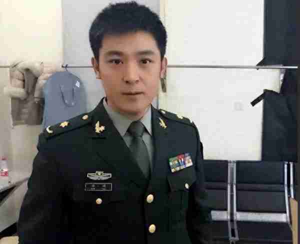 孙涛婚姻传奇：与同学李莉共度27年，17次央视春晚成功，全赖她的默默付出-第11张图片-九妖电影