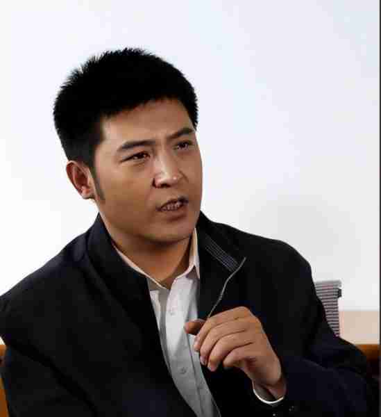 孙涛婚姻传奇：与同学李莉共度27年，17次央视春晚成功，全赖她的默默付出-第12张图片-九妖电影