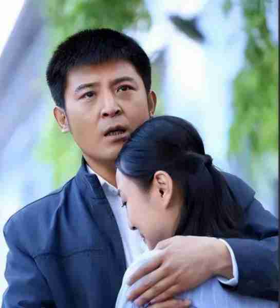 孙涛婚姻传奇：与同学李莉共度27年，17次央视春晚成功，全赖她的默默付出-第22张图片-九妖电影