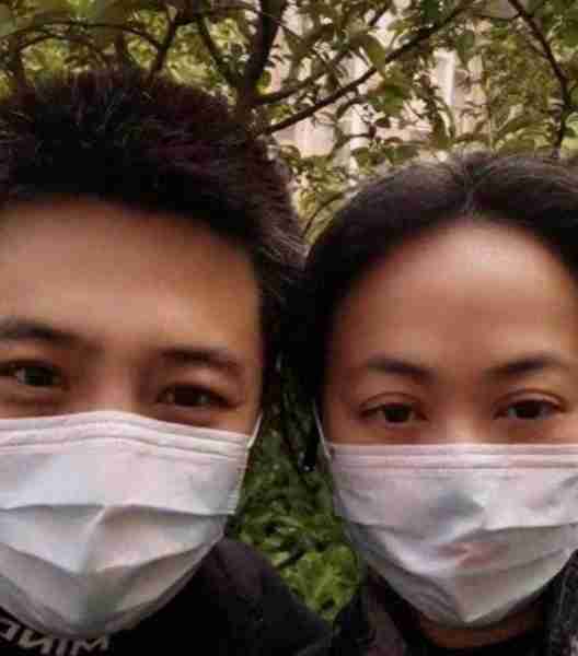 孙涛结婚被拿捏27年，炫耀妻子漂亮冻龄，17次上春晚老婆功不可没-第3张图片-九妖电影