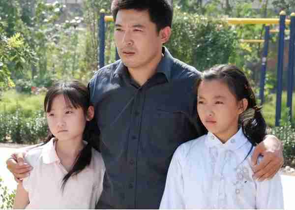 孙涛:娶同学李莉,结婚27年被拿捏死,17次上春晚全是她的功劳-第5张图片-九妖电影 孙涛:娶同学李莉,结婚27年被拿捏死,17次上春晚全是她的功劳-第5张图片-九妖电影