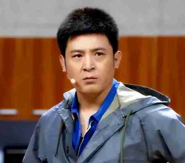 孙涛:娶同学李莉,结婚27年被拿捏死,17次上春晚全是她的功劳-第9张图片-九妖电影 孙涛:娶同学李莉,结婚27年被拿捏死,17次上春晚全是她的功劳-第9张图片-九妖电影