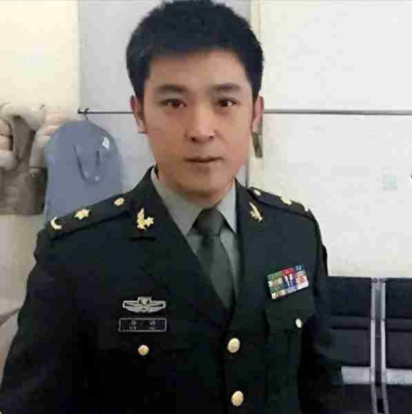 孙涛：娶同学李莉，结婚27年被拿捏死，17次上春晚全是她的功劳_1-第7张图片-九妖电影