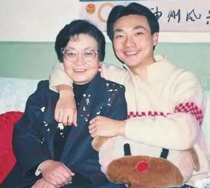 恭喜！央视主持康辉官宣喜讯，将迎来新的身份，全网都为他祝贺-第10张图片-九妖电影