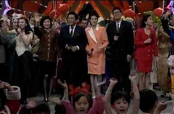 对比1984年和2023年央视春晚节目单后，我想骂街-第3张图片-九妖电影