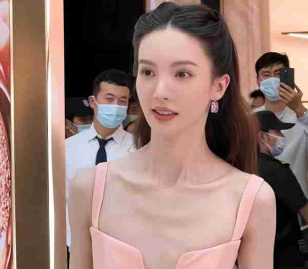 对比41岁贾玲和39岁杨天真后，才发现割胃瘦和运动瘦差距一目了然-第2张图片-九妖电影