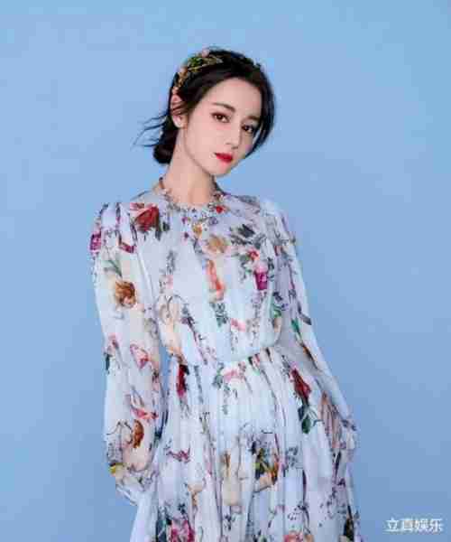 导演透露迪丽热巴春晚摔骨裂忍痛坚持完成表演值得赞扬-第1张图片-九妖电影