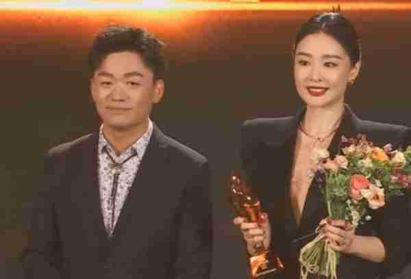 打同性“擦边球”上瘾？千娇百媚的倪妮，已走上演员的另一条路了-第5张图片-九妖电影