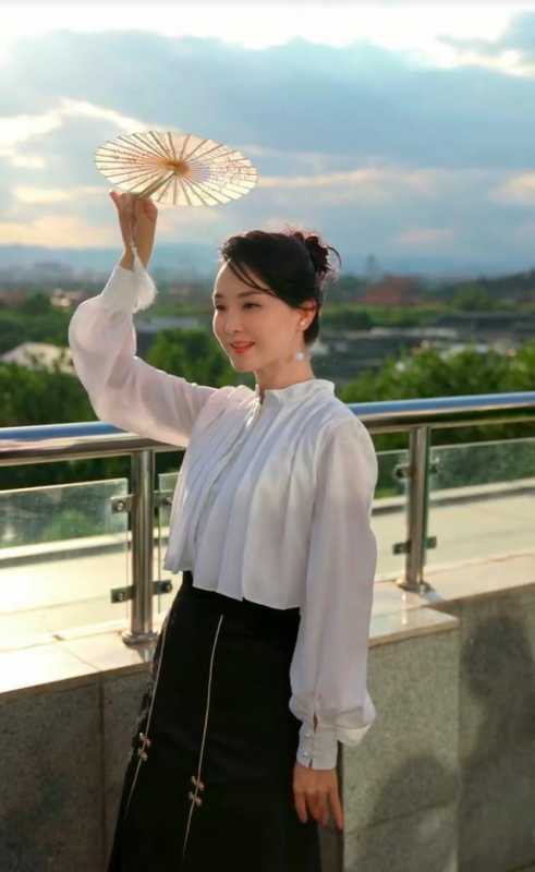 打脸充胖子,表面身价上亿,实际负债累累,5位“伪富豪”别装了-第33张图片-九妖电影 打脸充胖子,表面身价上亿,实际负债累累,5位“伪富豪”别装了-第33张图片-九妖电影