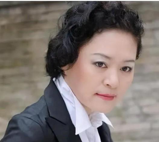 打败韦唯毛阿敏，却被亲弟弟砸成脑震荡，一代歌后沦为保姆谋生-第18张图片-九妖电影