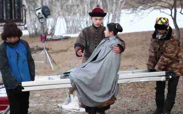 抱不起女星、拉不开弓、硅胶假身材,圈里男演员到底有多虚--第2张图片-九妖电影 抱不起女星、拉不开弓、硅胶假身材,圈里男演员到底有多虚--第2张图片-九妖电影