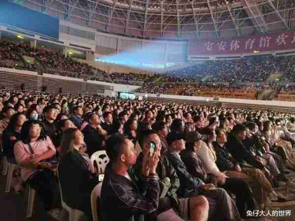 岳云鹏录完相声春晚，带孙越跑出演播厅，网友：是要赶场央视春晚-第7张图片-九妖电影