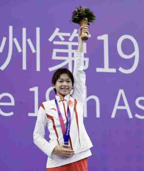 工作忙碌！16岁全红婵拍广告，携陈芋汐出镜，受邀参加春晚人气高-第3张图片-九妖电影