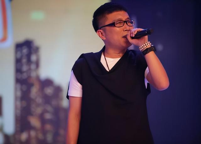 庞龙：凭一首歌赚2亿，上4次春晚后忽然“落寞”，今怎样了？-第25张图片-九妖电影