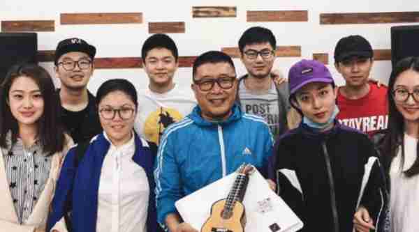 庞龙：凭一首歌赚2亿，上4次春晚后忽然“落寞”，今怎样了？-第23张图片-九妖电影