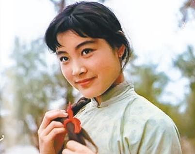 弃养双胞胎，五个字“毁掉”春晚，她宁愿在国外洗盘子都不回国...-第3张图片-九妖电影