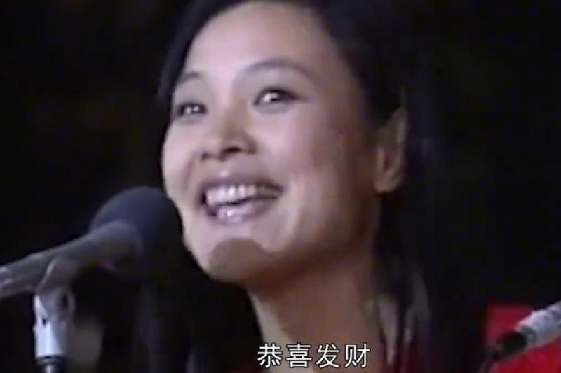 弃养双胞胎，五个字“毁掉”春晚，她宁愿在国外洗盘子都不回国...-第6张图片-九妖电影