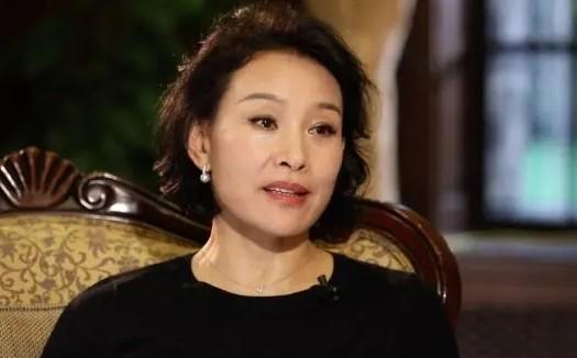 弃养双胞胎，五个字“毁掉”春晚，她宁愿在国外洗盘子都不回国...-第9张图片-九妖电影