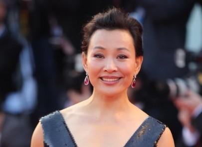 弃养双胞胎，五个字“毁掉”春晚，她宁愿在国外洗盘子都不回国...-第13张图片-九妖电影