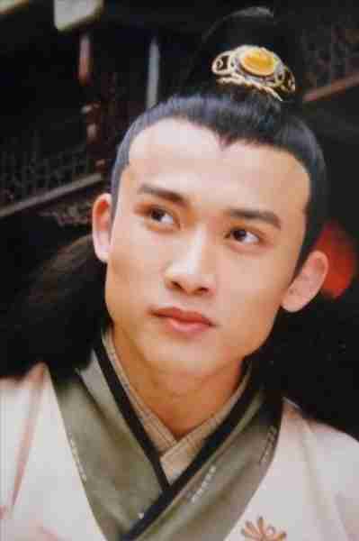 整容、坐牢、大男子主义,44岁的他,凭什么再次翻红?-第2张图片-九妖电影 整容、坐牢、大男子主义,44岁的他,凭什么再次翻红?-第2张图片-九妖电影