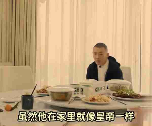 整容、坐牢、大男子主义,44岁的他,凭什么再次翻红?-第36张图片-九妖电影 整容、坐牢、大男子主义,44岁的他,凭什么再次翻红?-第36张图片-九妖电影