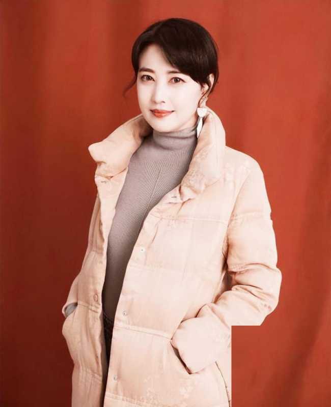 无儿无女的周海媚去世不到6个月，白发老母的选择令人泪目-第5张图片-九妖电影