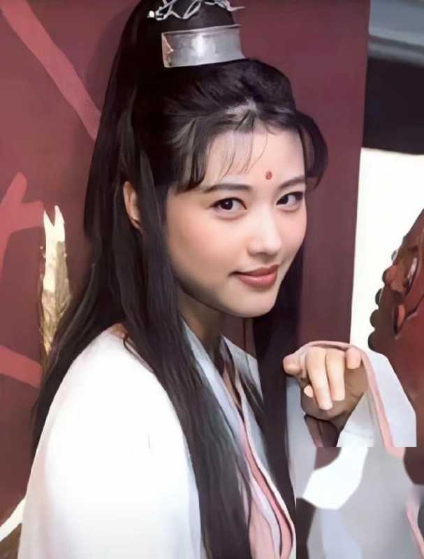 无儿无女的周海媚去世不到6个月，白发老母的选择令人泪目-第4张图片-九妖电影