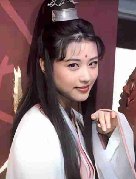 无儿无女的周海媚去世不到6个月，白发老母的选择令人泪目_1-第9张图片-九妖电影