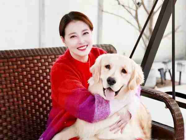无儿无女的周海媚去世不到6个月，白发老母的选择令人泪目_1-第11张图片-九妖电影