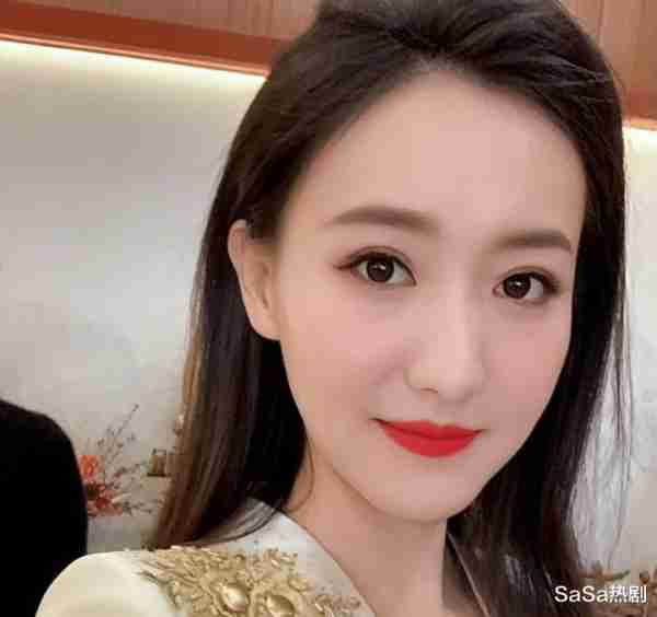 张靓婧颜值媲美李思思！2023主持人大赛，成功挖到一张“春晚脸”-第3张图片-九妖电影