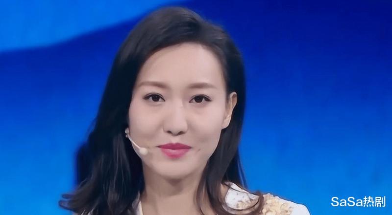 张靓婧颜值媲美李思思！2023主持人大赛，成功挖到一张“春晚脸”-第8张图片-九妖电影