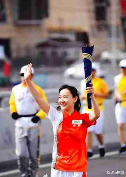 张靓婧颜值媲美李思思！2023主持人大赛，成功挖到一张“春晚脸”-第22张图片-九妖电影