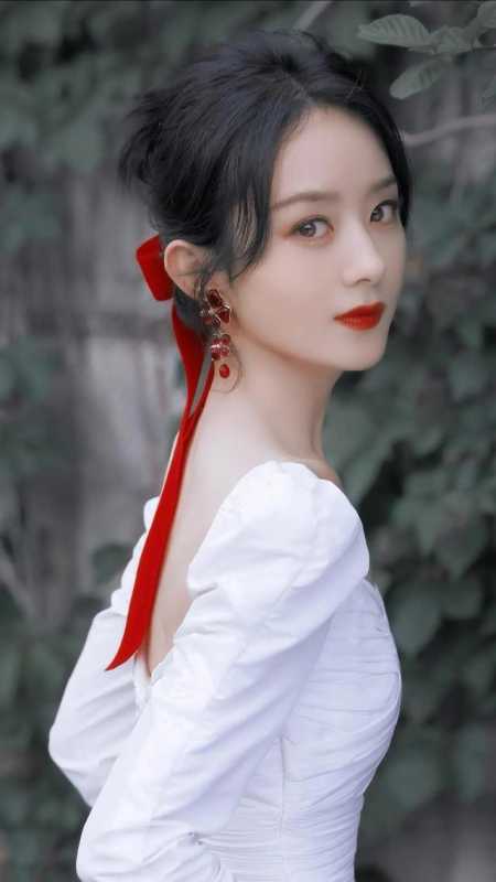 明星蜡像被玩坏：鹿晗嘴被亲掉皮，孙俪被占便宜，杨幂认不出来_1-第37张图片-九妖电影