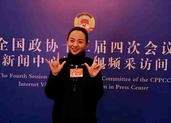 当年春晚千手观音的聋哑人领舞，被富豪苦追8年，如今成了这样？-第12张图片-九妖电影